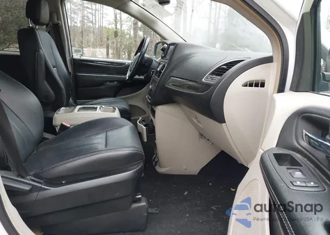 2016 Chrysler Town & Country Touring from USA, damaged, VIN 2C4RC1BG3GR297117